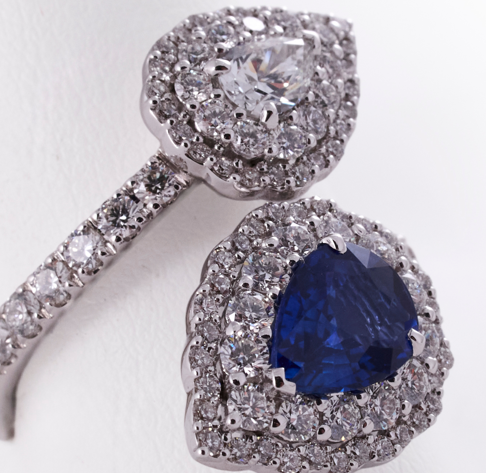 Crivelli Anello Contrarié Zaffiro e Diamante