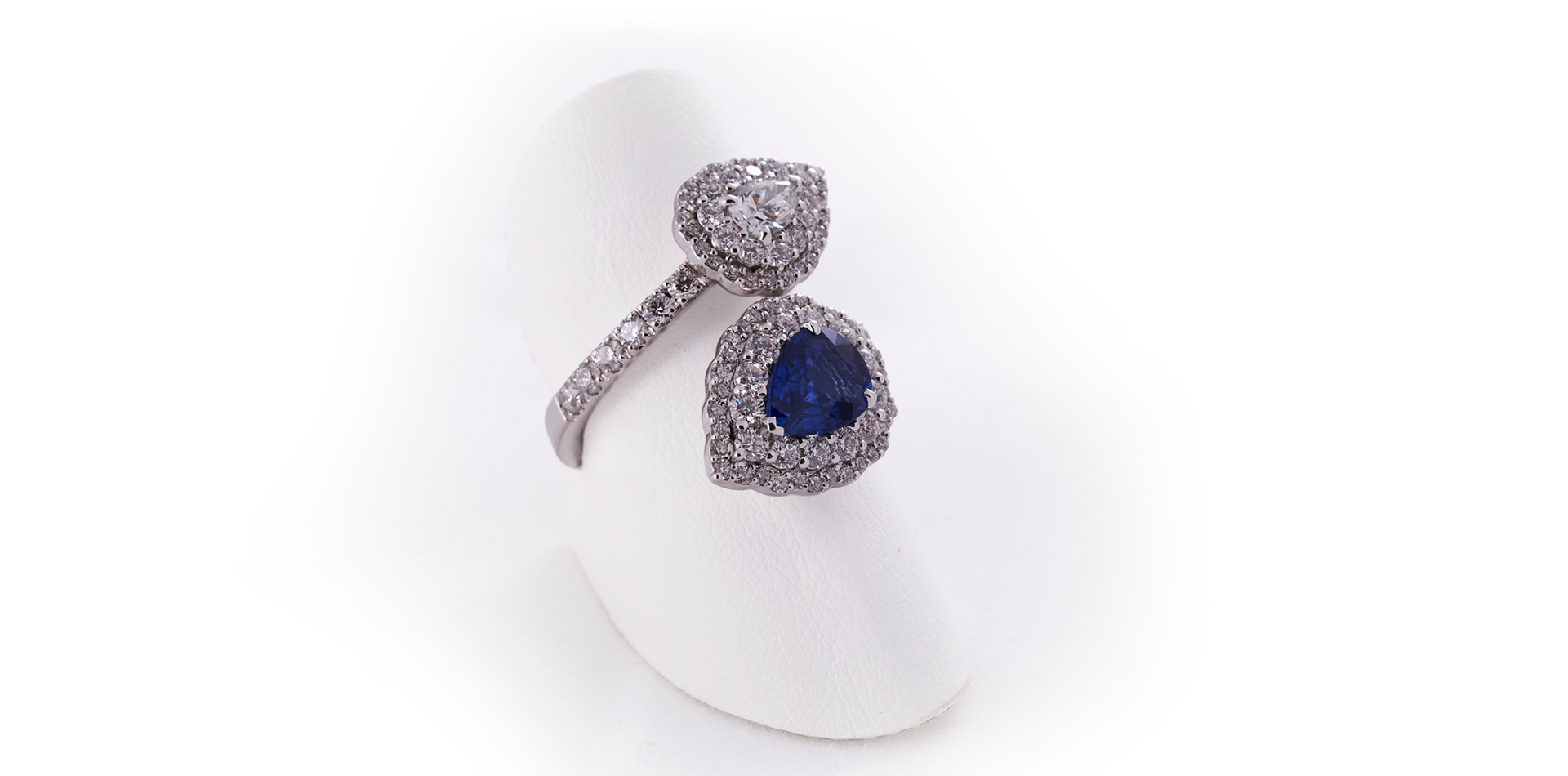 Crivelli Anello Contrarié Zaffiro e Diamante
