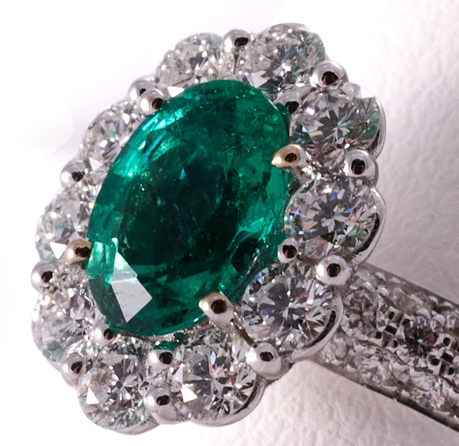 Giorgio Visconti Anello Contorno Smeraldo